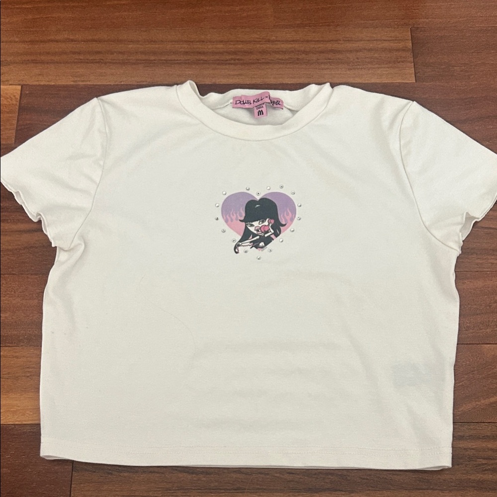 Charming White Kids Tee with Heart Graphic